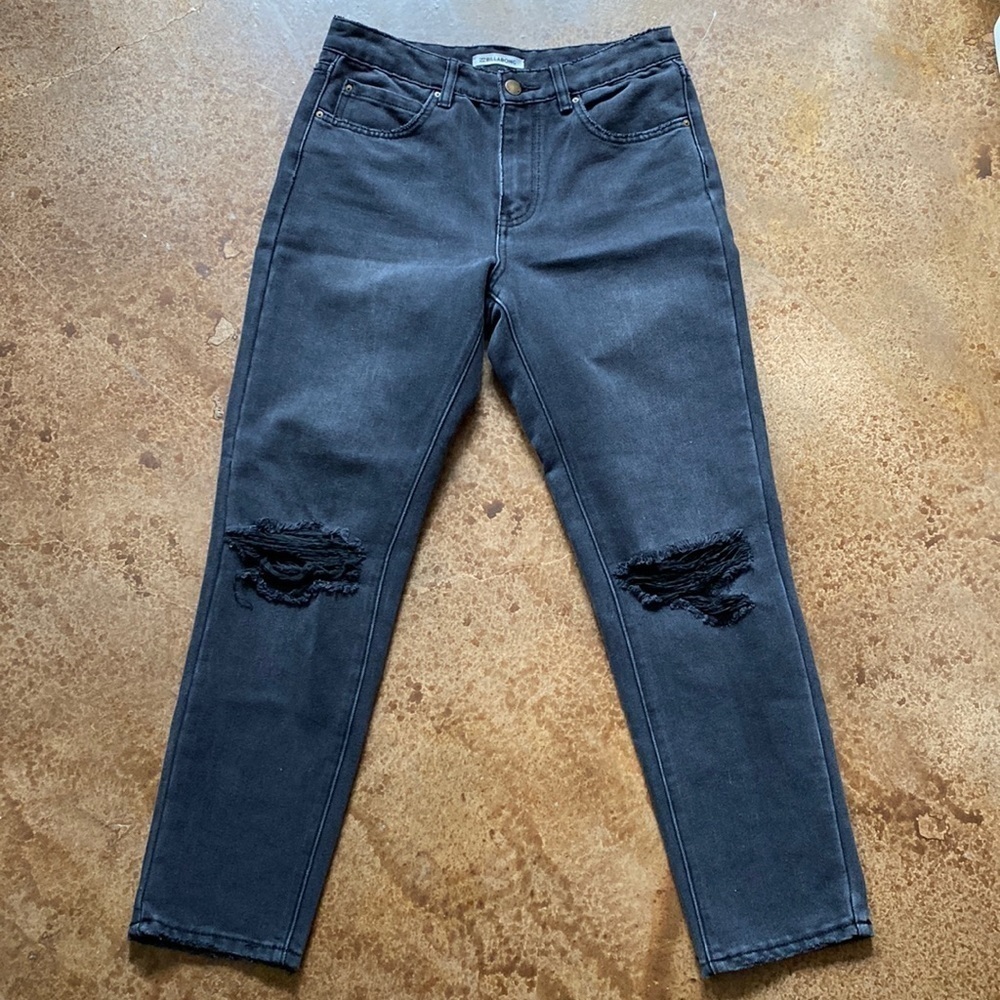 BILLABONG black distressed straight leg cropped ankle jeans
